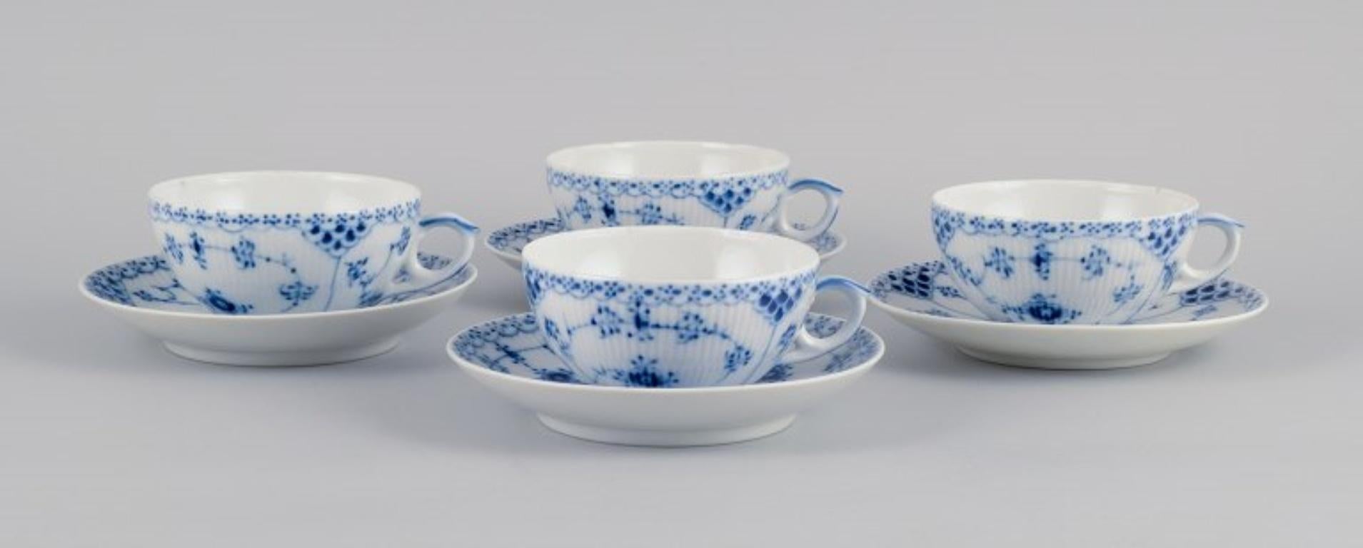 Royal Copenhagen, Blue Fluted half lace, four pairs of teacups.
Model 081.
Second and third factory quality.
Marked.
In perfect condition.
Cup: D 9.8 x H 5.0 cm.
Saucer: 14.5 cm.