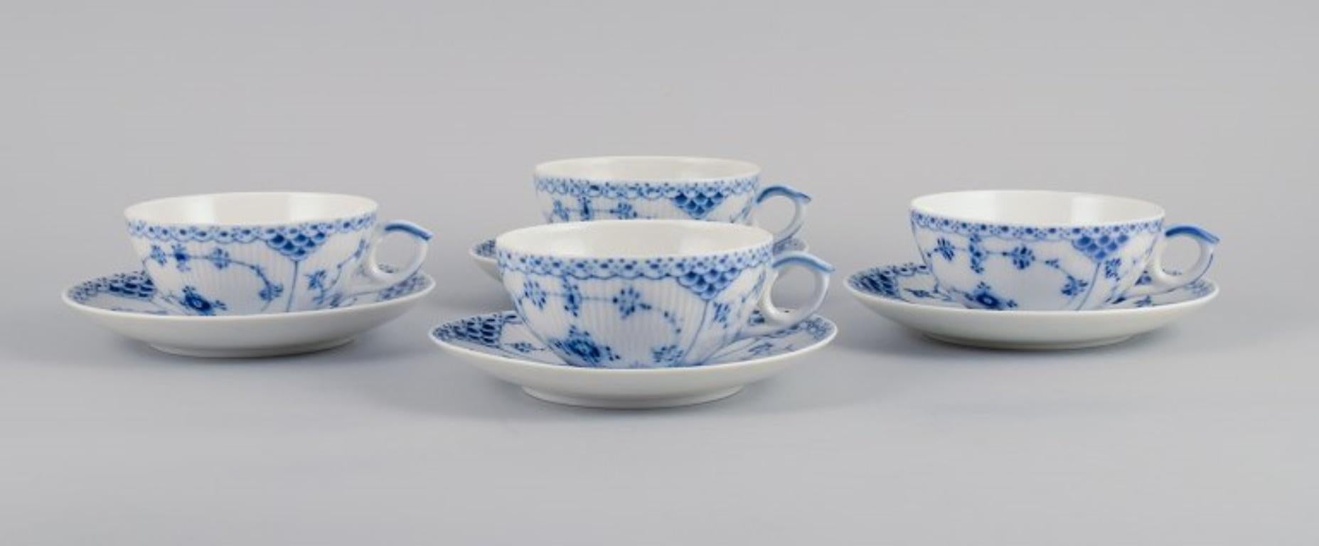 Royal Copenhagen, Blue Fluted half lace, four pairs of teacups.
Model 1/525.
Second and third factory quality.
Marked.
In perfect condition.
Cup: D 9.8 x H 5.0 cm.
Saucer: 14.5 cm.