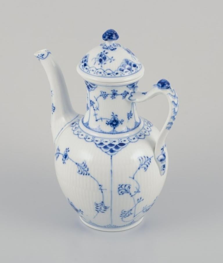 Cafetera Royal Copenhagen Azul Acanalada de Media Puntilla, pintada a mano. Danés en venta