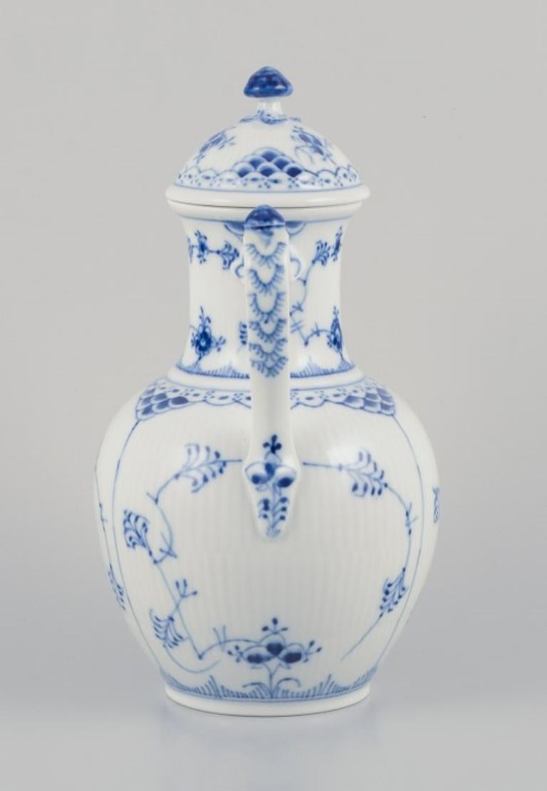 Cafetera Royal Copenhagen Azul Acanalada de Media Puntilla, pintada a mano. en venta 1