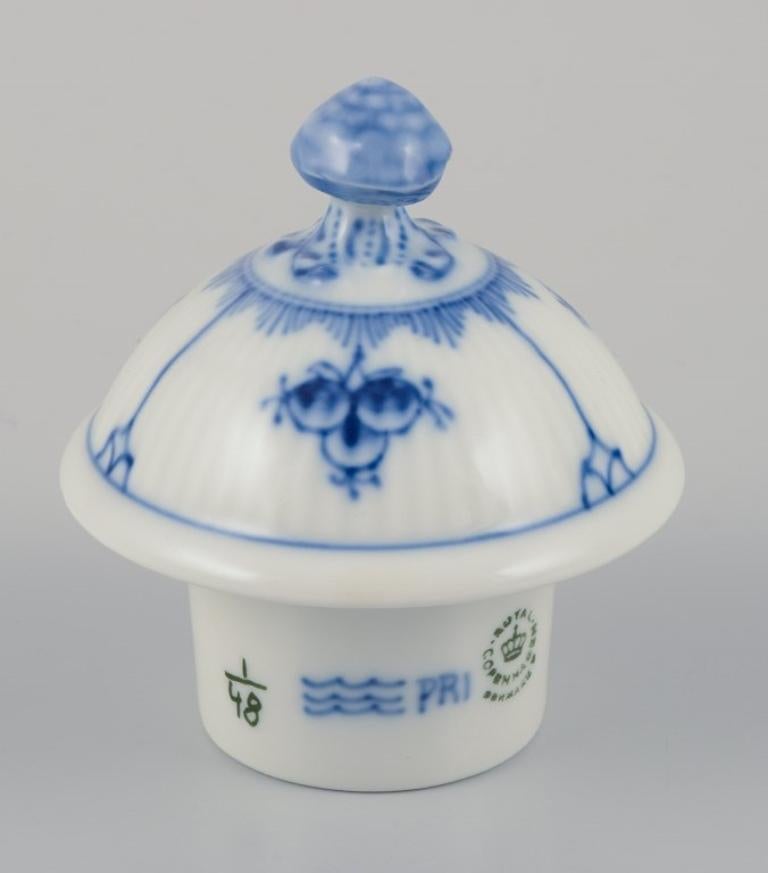 Mid-20th Century Royal Copenhagen Blue Fluted Half Lace, hand-painted coffee pot in porcelain. For Sale