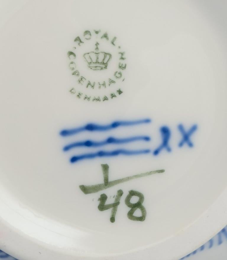 Royal Copenhagen Blue Fluted Half Lace, hand-painted coffee pot in porcelain. For Sale 3