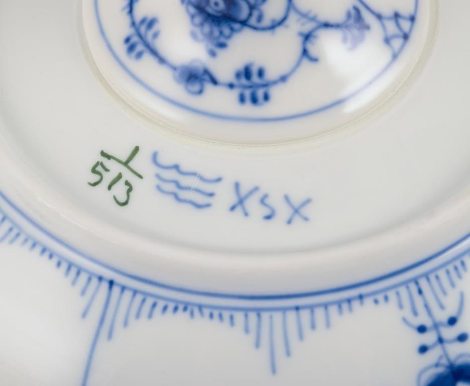 Royal Copenhagen Blue Fluted Half Lace, large centerpiece in porcelain. For Sale 2