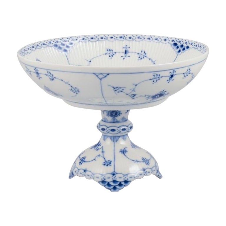 Royal Copenhagen Half Lace bleu cannelé, grande pièce centrale en porcelaine, en vente