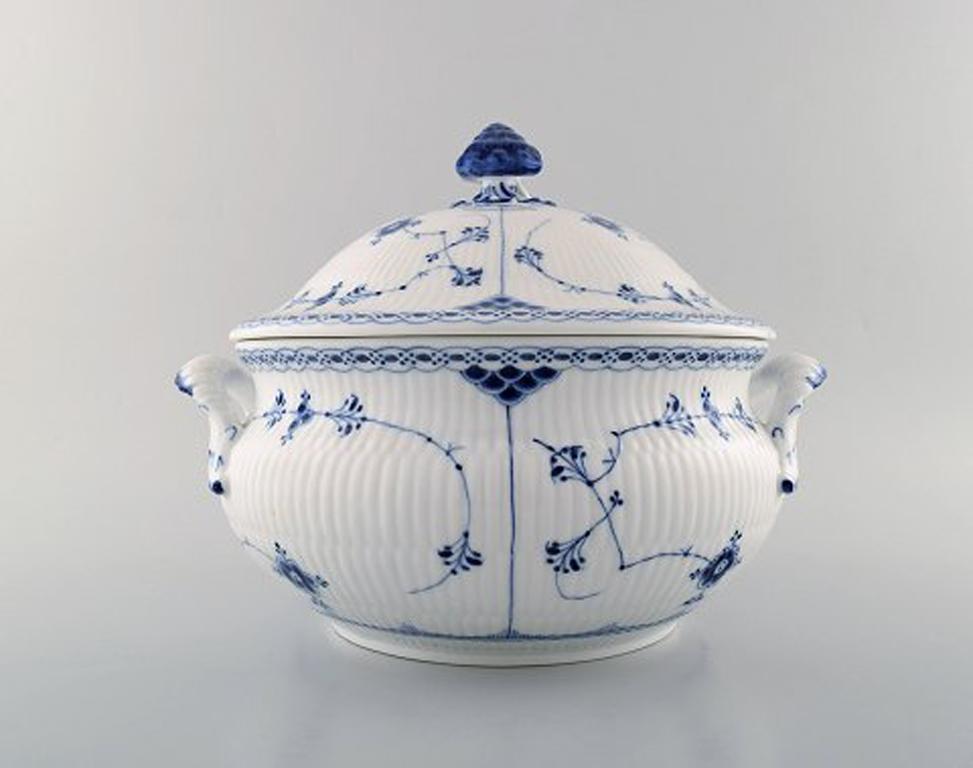 Early 20th Century Royal Copenhagen Blue Fluted Half Lace Large Lidded Tureen # 1/602 on Stand