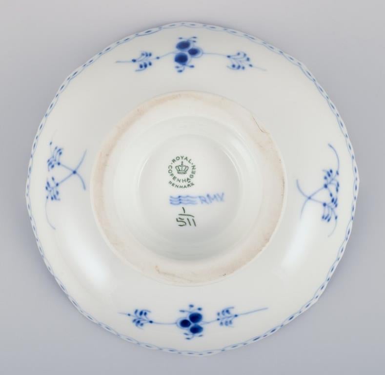 Royal Copenhagen, centre de table bas bleu cannelé en porcelaine en vente 1