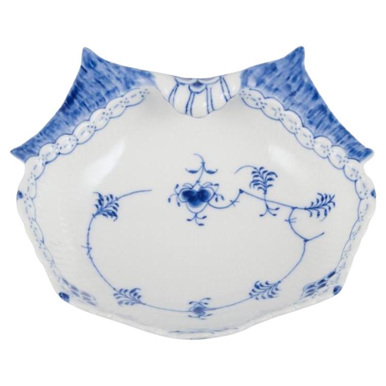 Royal Copenhagen Azul Acanalado Media Puntilla, cuenco en forma de mejillón de porcelana.