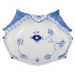 Royal Copenhagen Azul Acanalado Media Puntilla, cuenco en forma de mejillón de porcelana.