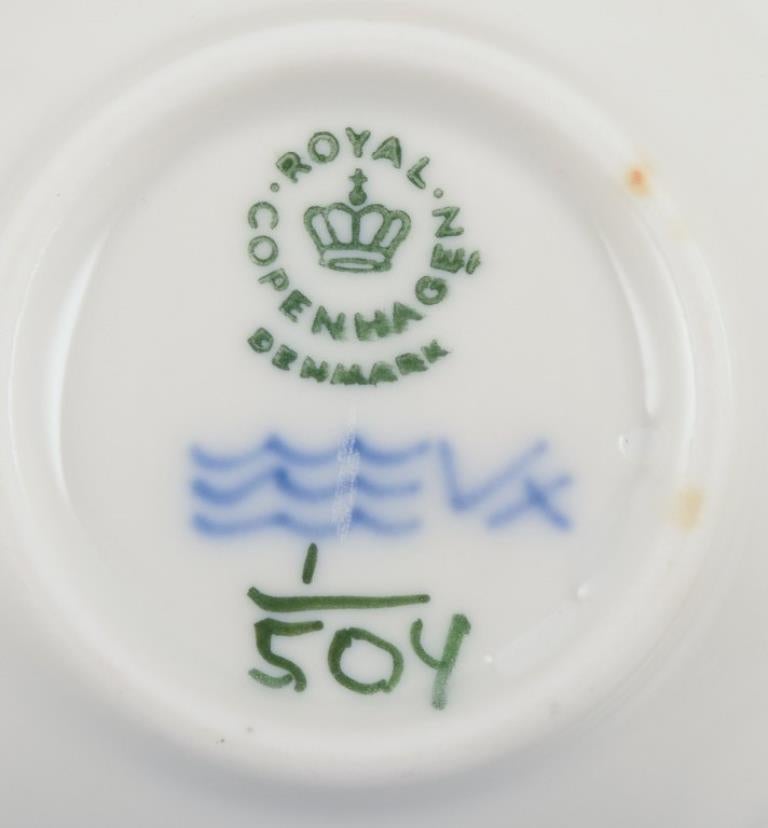 Royal Copenhagen Blau geriffelte halber Spitze. Set von sechs Kaviarschalen/Butterpats-Schalen. (Ende des 20. Jahrhunderts) im Angebot
