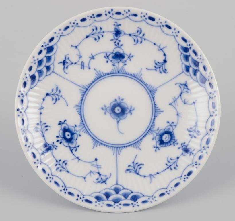 Media puntilla acanalada azul Royal Copenhagen. Juego de doce pares de tazas demitasse. 1