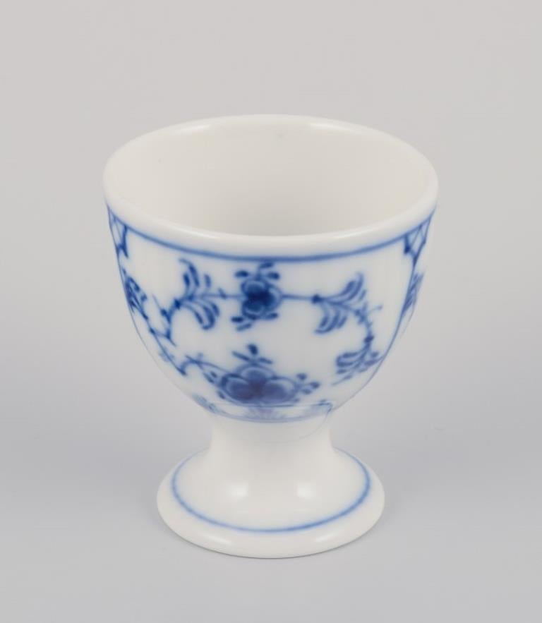 XX secolo Mezzo pizzo scanalato blu di Royal Copenhagen. Sei portauovo. Primi anni del 1900. in vendita