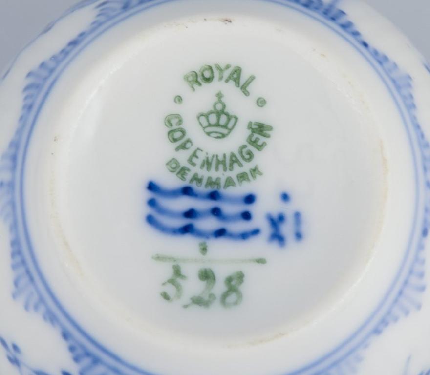 Royal Copenhagen Blue Fluted Half Lace. Six porcelain coffee cups with saucers For Sale 2