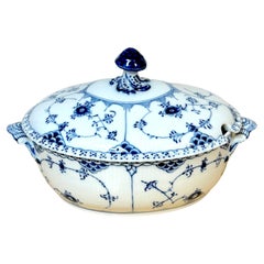Royal Copenhagen Media Sopera Acanalada Azul con Tapa 200CL