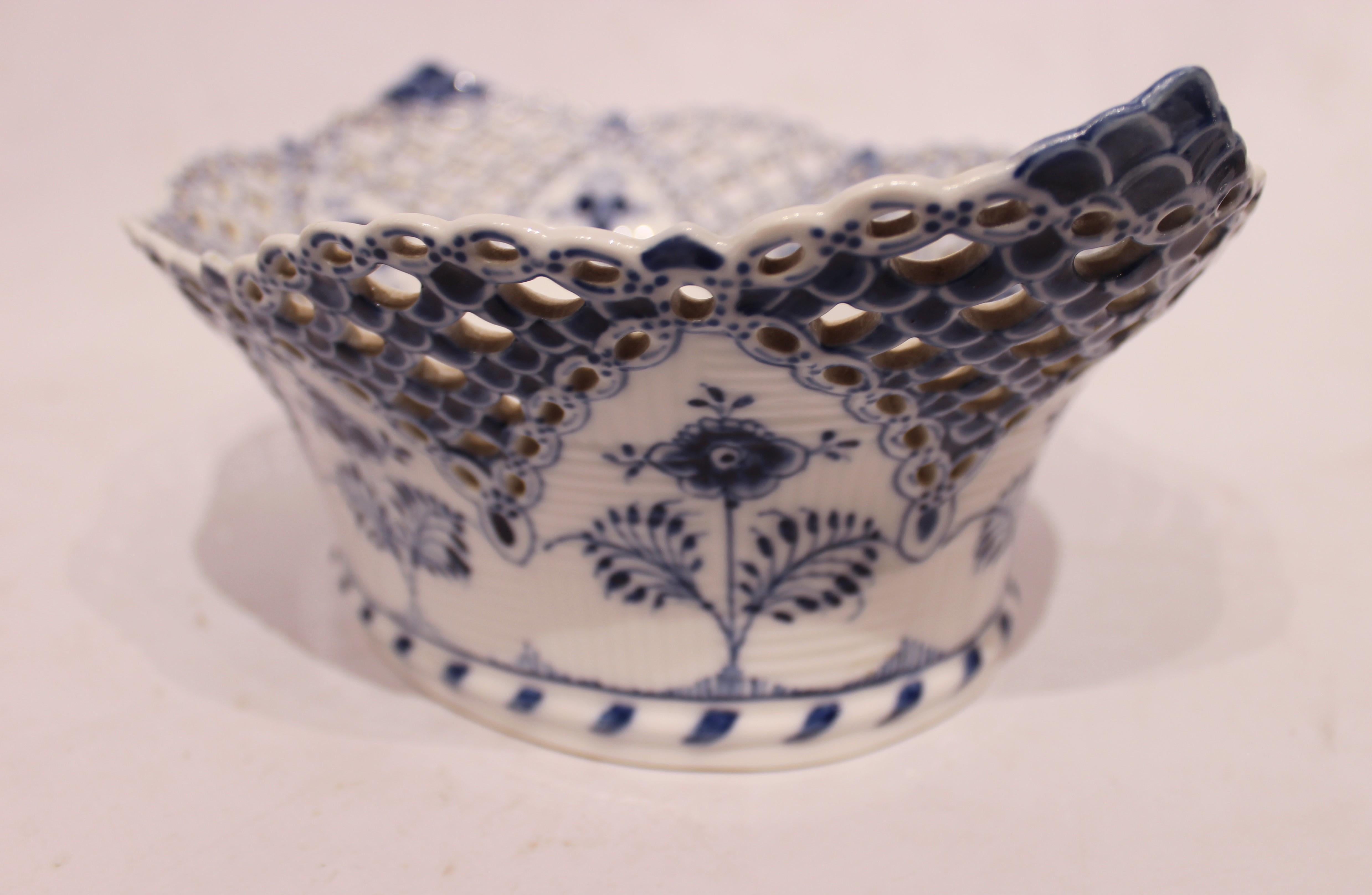 Hand-Painted Royal Copenhagen Blue Fluted Lace Fruit Bowl, No. 1/6501