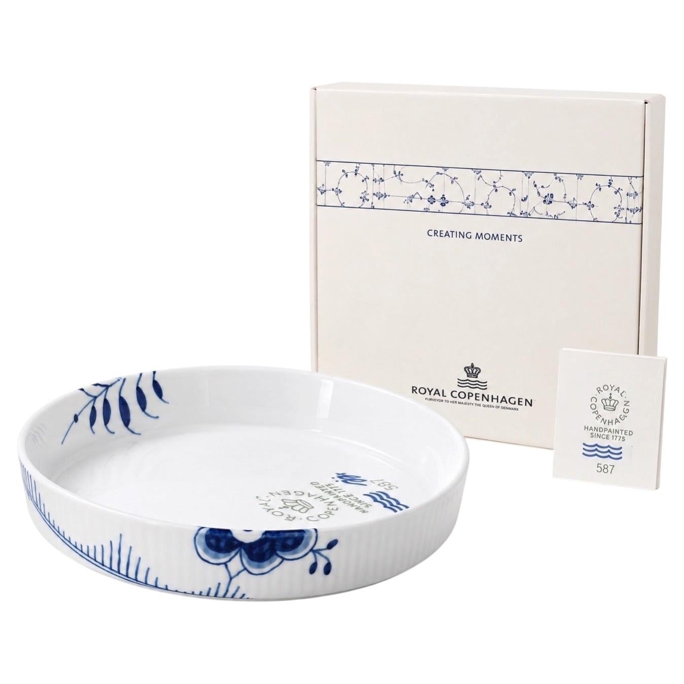 Royal Copenhagen Plat à tarte en porcelaine bleu cannelé Mega peint à la main #587 avec boîte en vente
