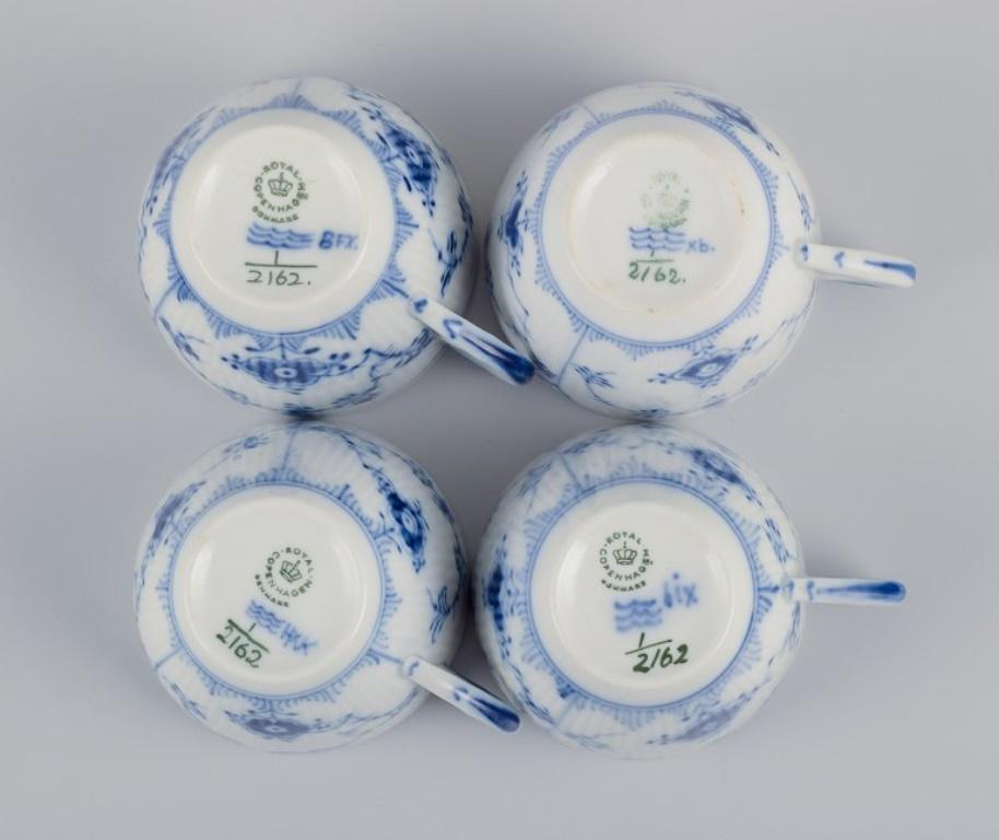 Royal Copenhagen Azul Liso Acanalado. Juego de cuatro tazas de café con platito. en venta 1
