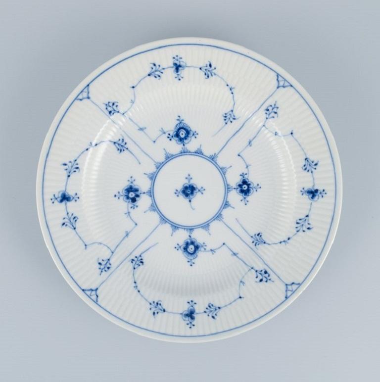 Royal Copenhagen, blue fluted plain, a set of two dinner plates.
Model 1/175.
Second factory quality.
Perfect condition.
Marked.
Dimensions: D 21.0 x H 4.0 cm.