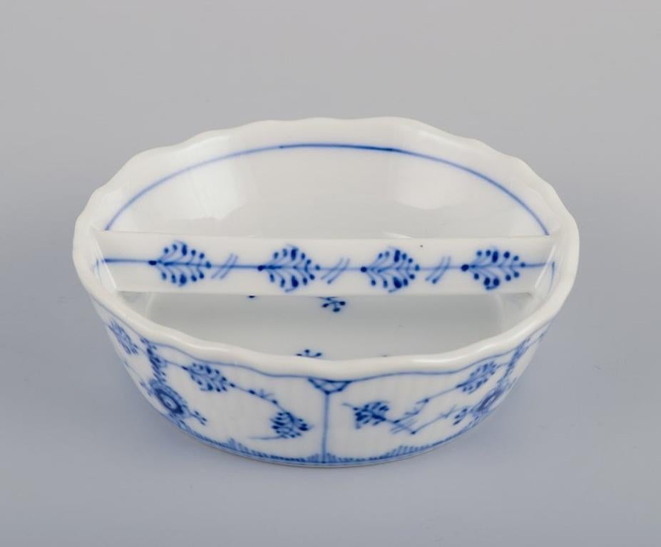 Royal Copenhagen Blue Fluted Plain. Ashtray.
Model number 1/1.
Approximately 1930.
Marked.
In perfect condition.
Second factory quality.
Dimensions: Diameter 11.0 cm x Height 3.5 cm.