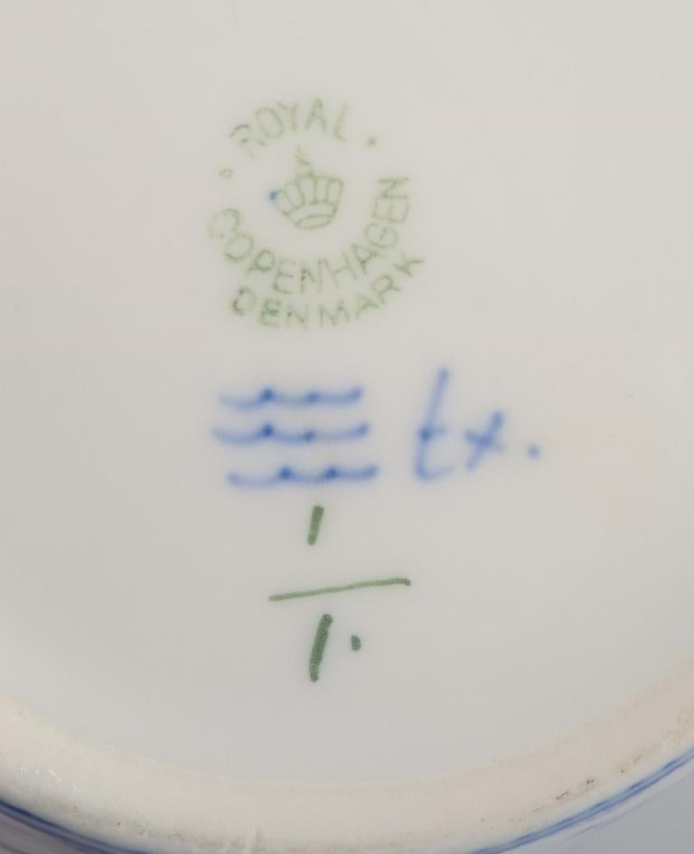Royal Copenhagen Blue Fluted Plain. Ashtray. Model number 1/1. For Sale 2