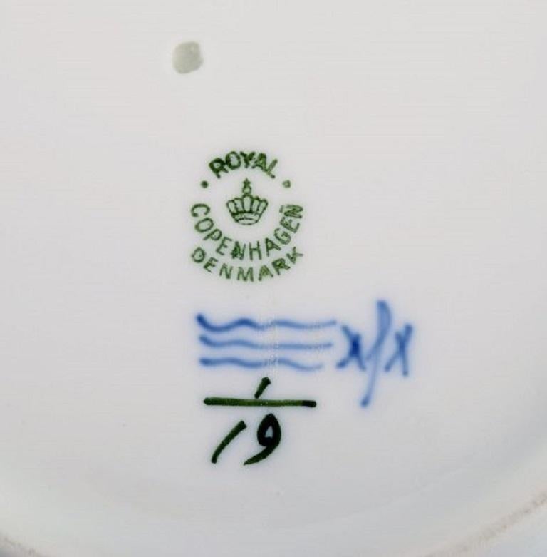 Porcelain Royal Copenhagen Blue Fluted Plain bowl, Model number 1/311, Dated 1949 For Sale