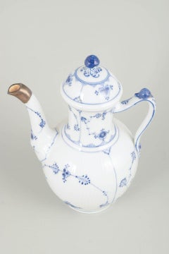 Royal Copenhagen. Blue Fluted Plain coffee pot with silver mount. Ca. 1920s.