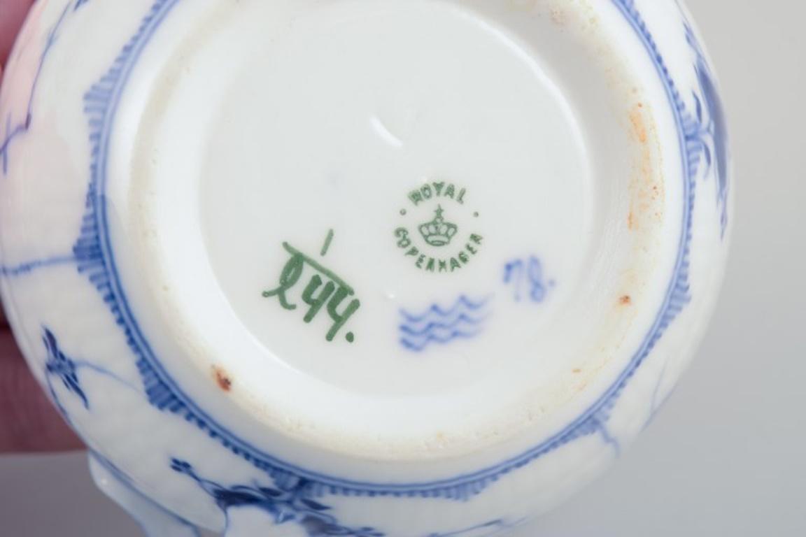 Royal Copenhagen Blu, scanalato e liscio. Cremiera e zuccheriera. Circa 1930. in vendita 3