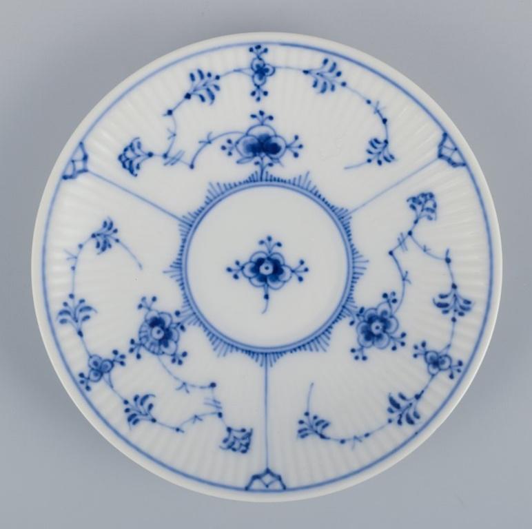 Royal Copenhagen Azul Liso Acanalado. Cinco tazas de café con platillos de porcelana. Porcelana en venta