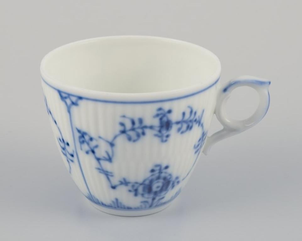 Royal Copenhagen Blau geriffelte Plain. Vier Kaffeebecher mit Untertassen aus Porzellan (Dänisch) im Angebot