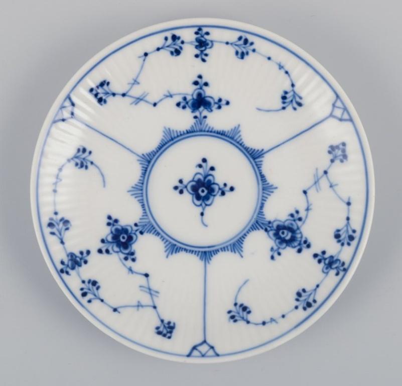 Royal Copenhagen Blau geriffelte Plain. Vier Kaffeebecher mit Untertassen aus Porzellan im Angebot 1
