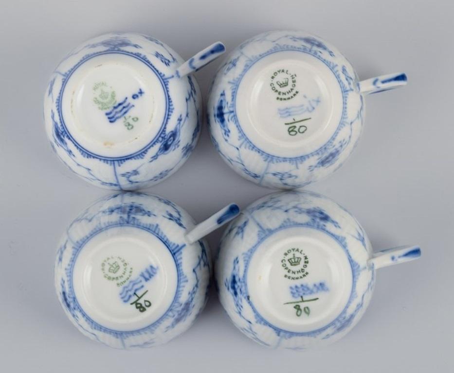 Royal Copenhagen Blau geriffelte Plain. Vier Kaffeebecher mit Untertassen aus Porzellan im Angebot 2