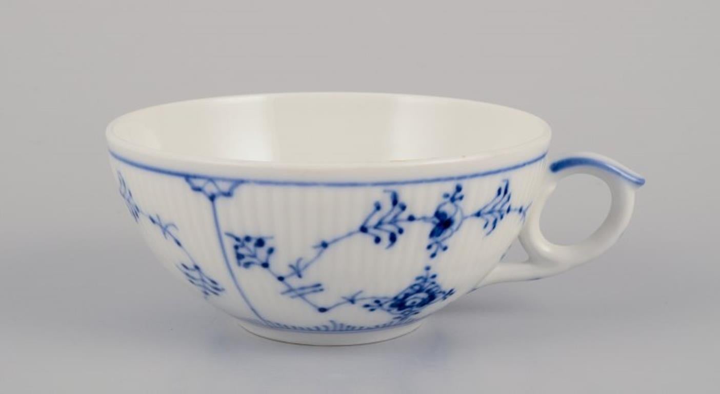 Royal Copenhagen Azul Liso Acanalado. Cuatro tazas de té con platillos de porcelana Danés en venta