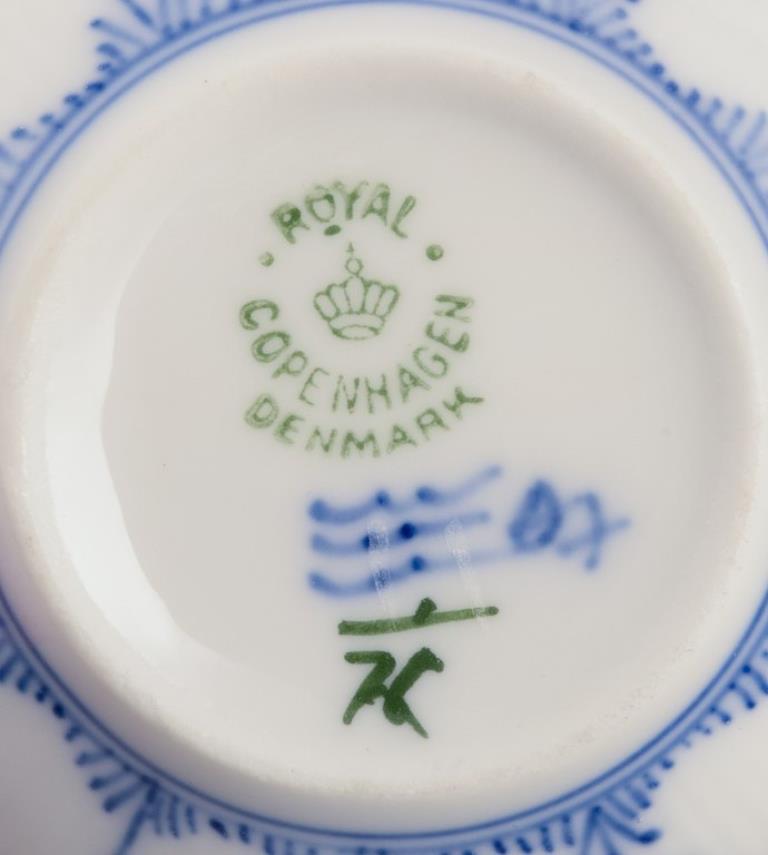 Royal Copenhagen Blau geriffelte Plain. Vier Teebecher mit Untertassen aus Porzellan. im Angebot 1