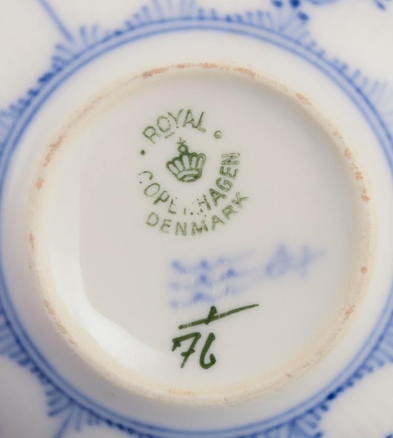 Royal Copenhagen Blau geriffelte Plain. Vier Teebecher mit Untertassen aus Porzellan. im Angebot 2