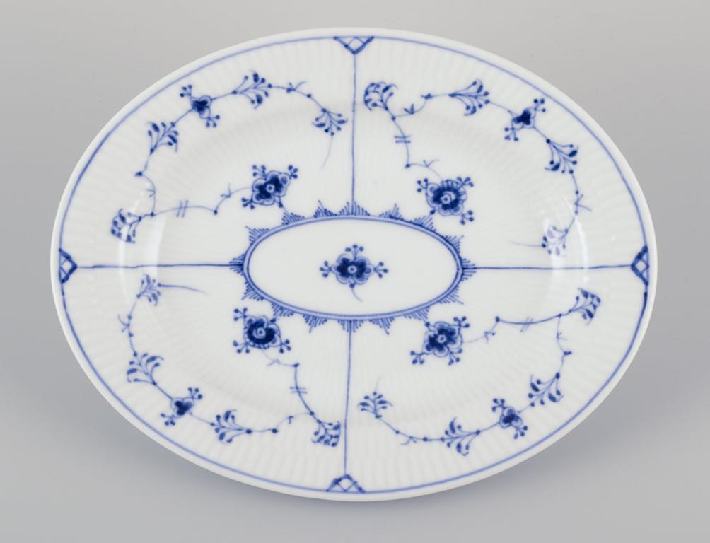 LES PRODUITS D'OCCASION SONT EXEMPTS DE DROITS DE DOUANE POUR LES CLIENTS DES ETATS-UNIS, DU ROYAUME-UNI, DE L'AUSTRALIE ET DU CANADA.   
PAR CONSÉQUENT, AUCUN DROIT D'IMPORTATION NE SERA APPLICABLE À VOTRE ACHAT. 

Royal Copenhagen Blue Fluted