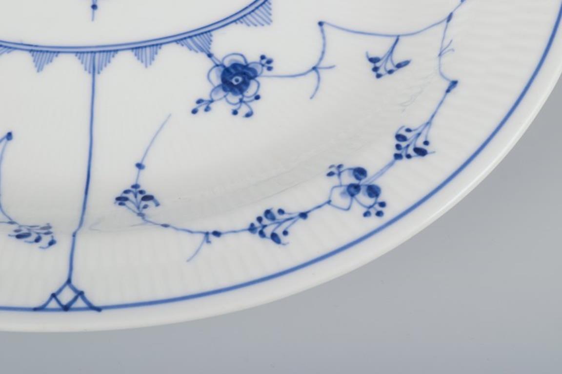 Royal Copenhagen Azul Liso Acanalado. Bandeja ovalada de porcelana para servir. Porcelana en venta