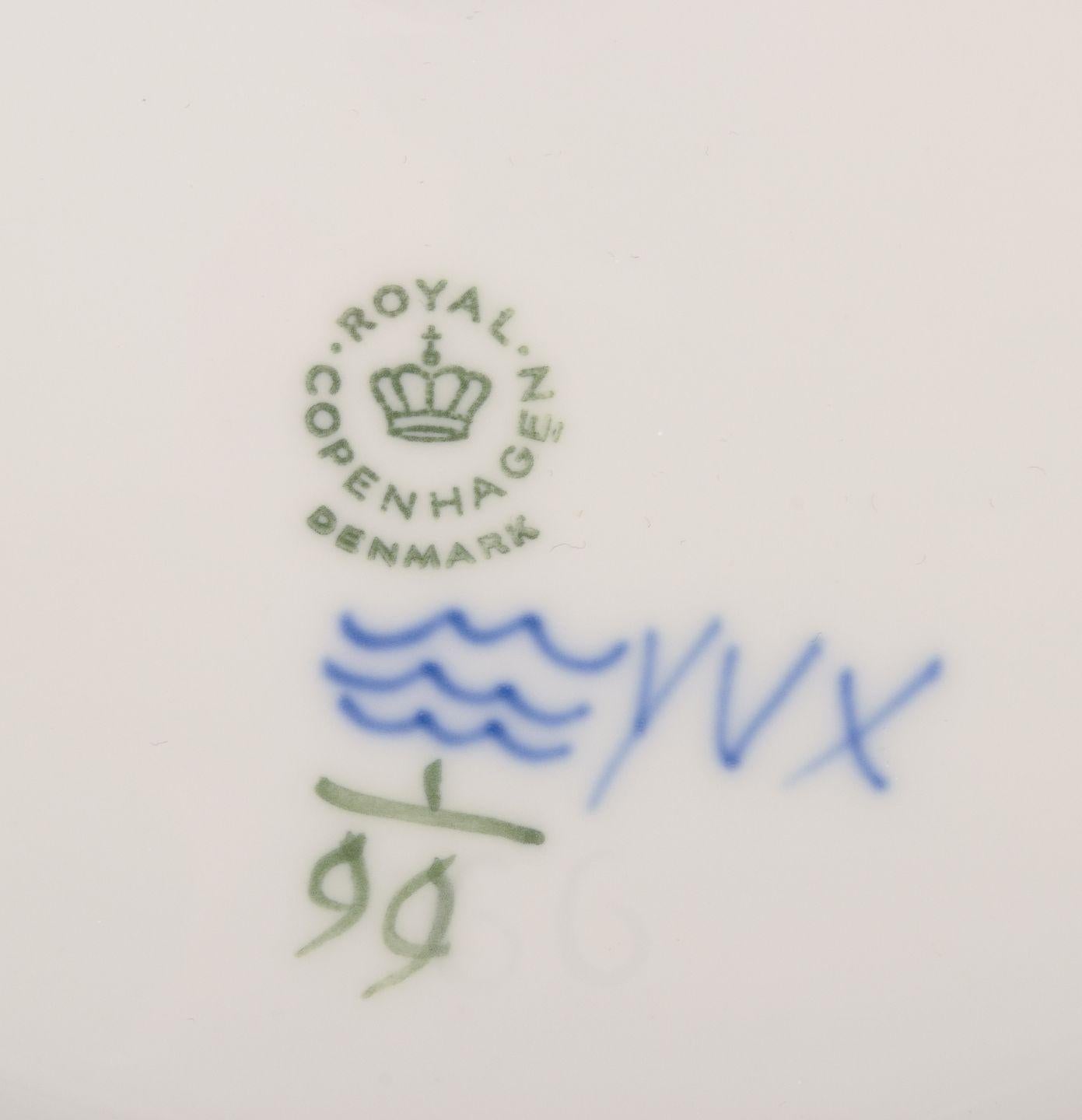 Royal Copenhagen Blau geriffelte Plain. Ovale Servierplatte, handbemalt in Blau. (Porzellan) im Angebot