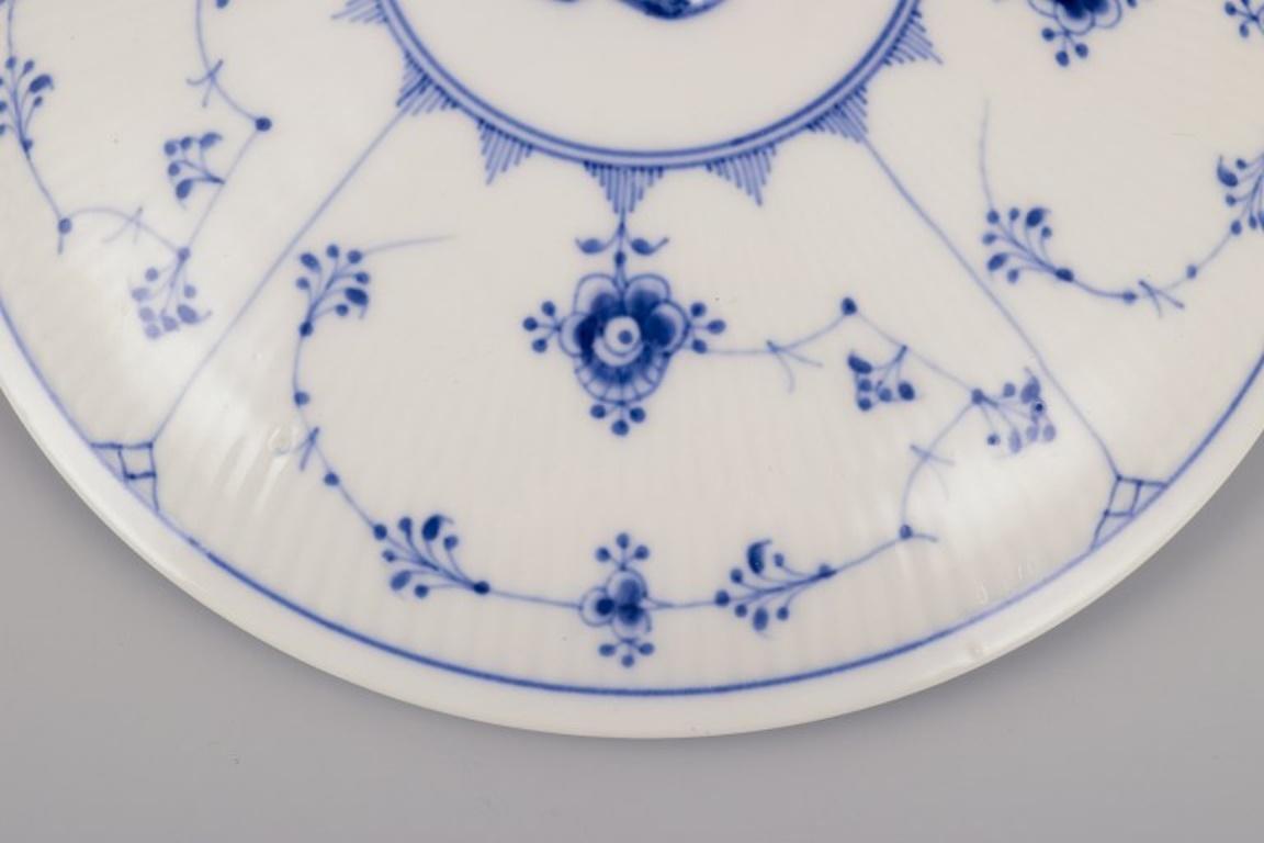 Royal Copenhagen Blau geriffelte Plain. Runde Terrine mit Deckel, handbemalt in Blau. im Angebot 1