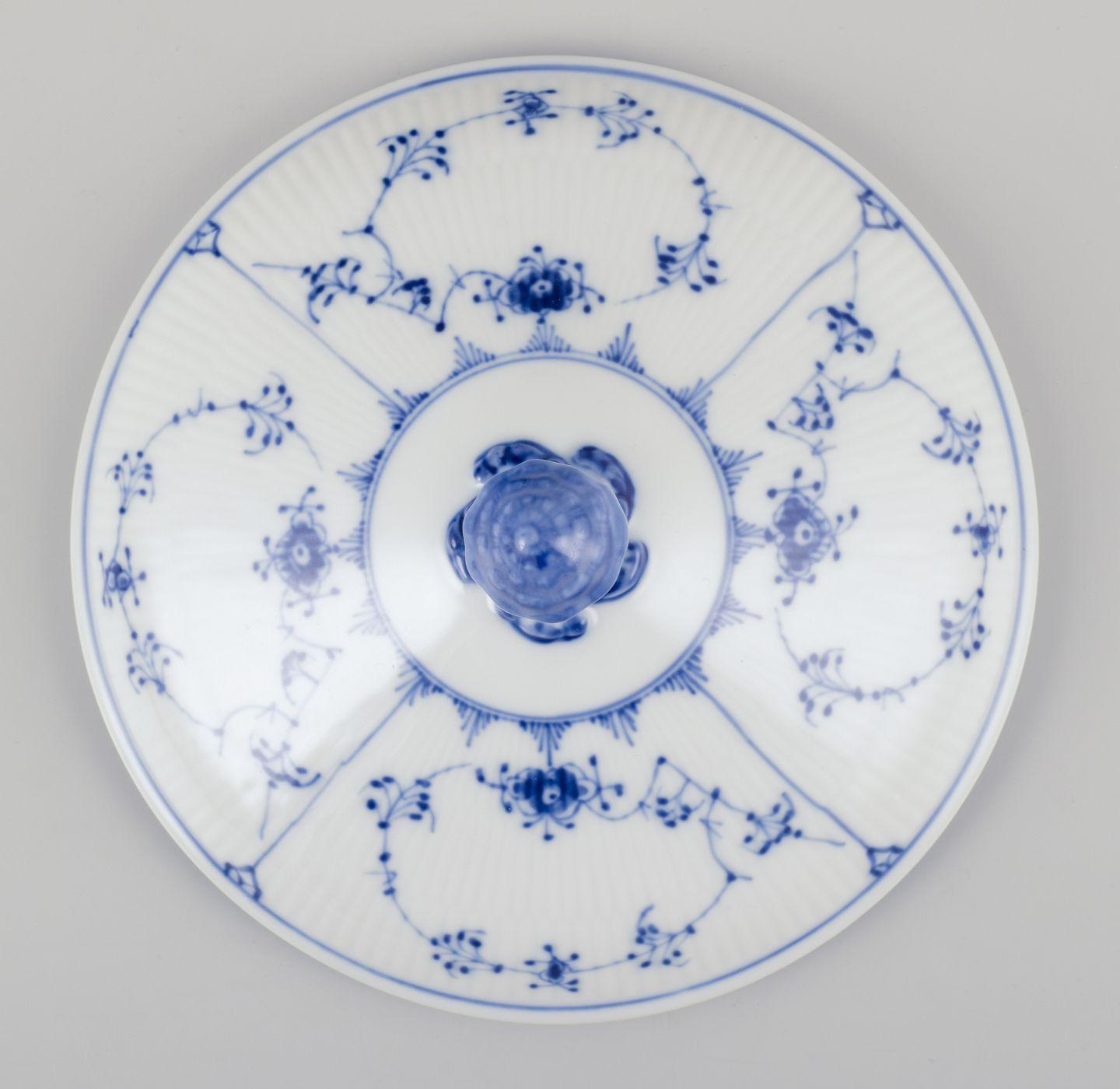 Porcelaine Royal Copenhagen Blue Fluted Plain. Soupière ronde en porcelaine. en vente