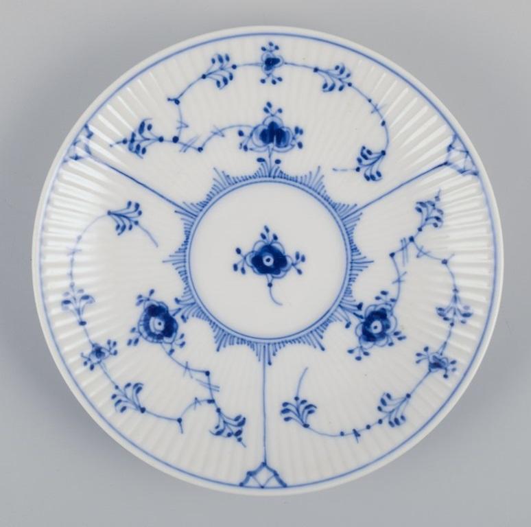 Royal Copenhagen Blau geriffelte Plain. Set aus fünf Kaffeetassen mit Untertassen. (Porzellan) im Angebot