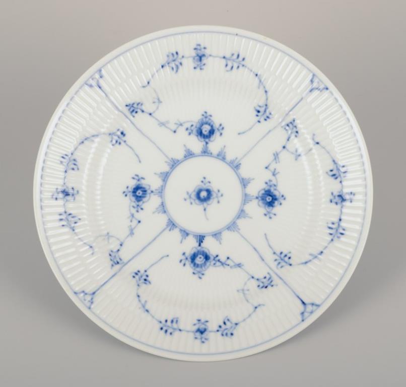 Royal Copenhagen Azul Liso Acanalado. Juego de cinco platos de almuerzo de porcelana. Pintado a mano