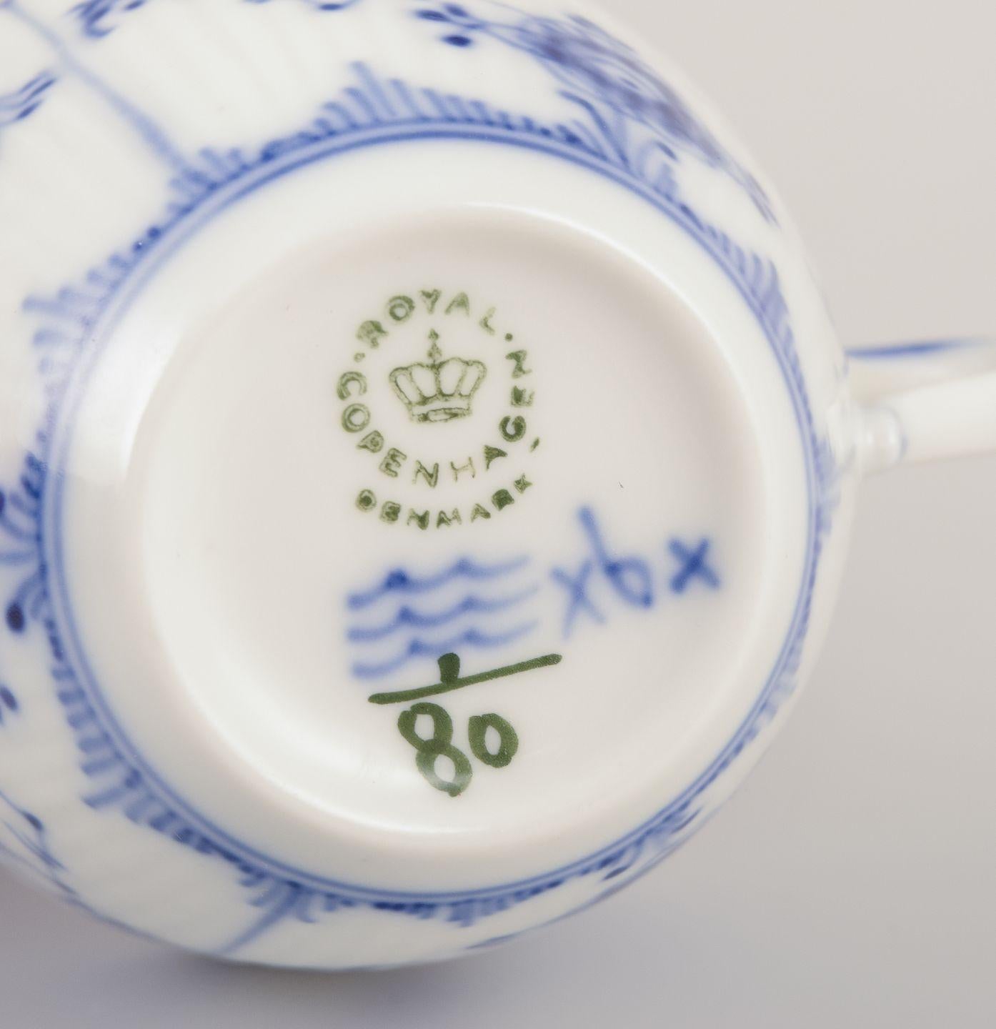 Hand-Painted Royal Copenhagen Blue Fluted Plain. Set of four coffee cups with saucers. For Sale