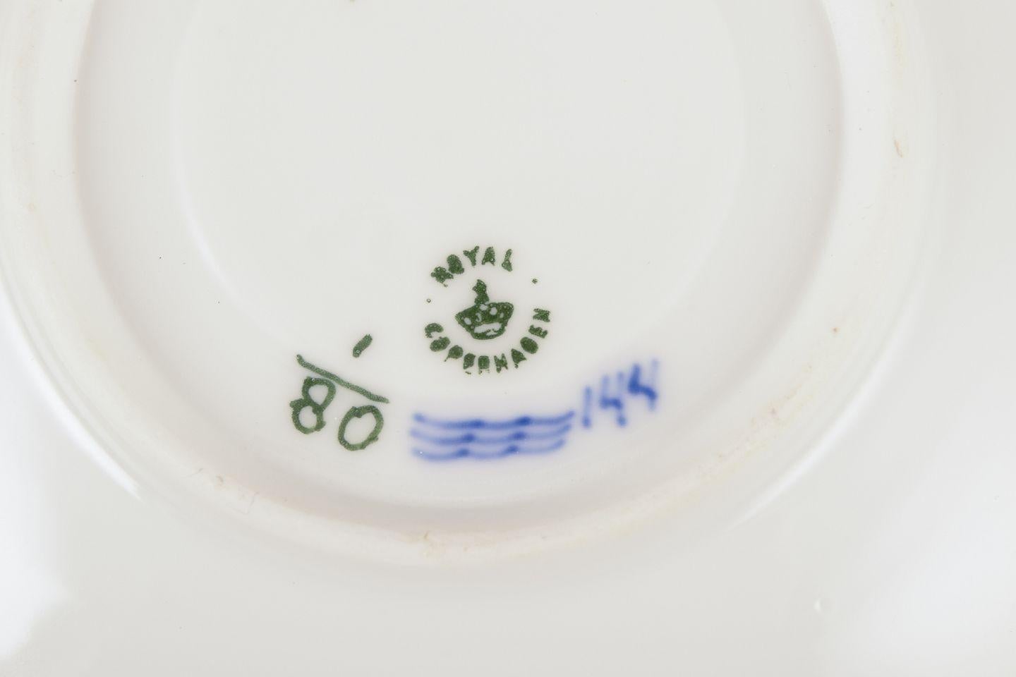 Porcelain Royal Copenhagen Blue Fluted Plain. Set of four coffee cups with saucers For Sale