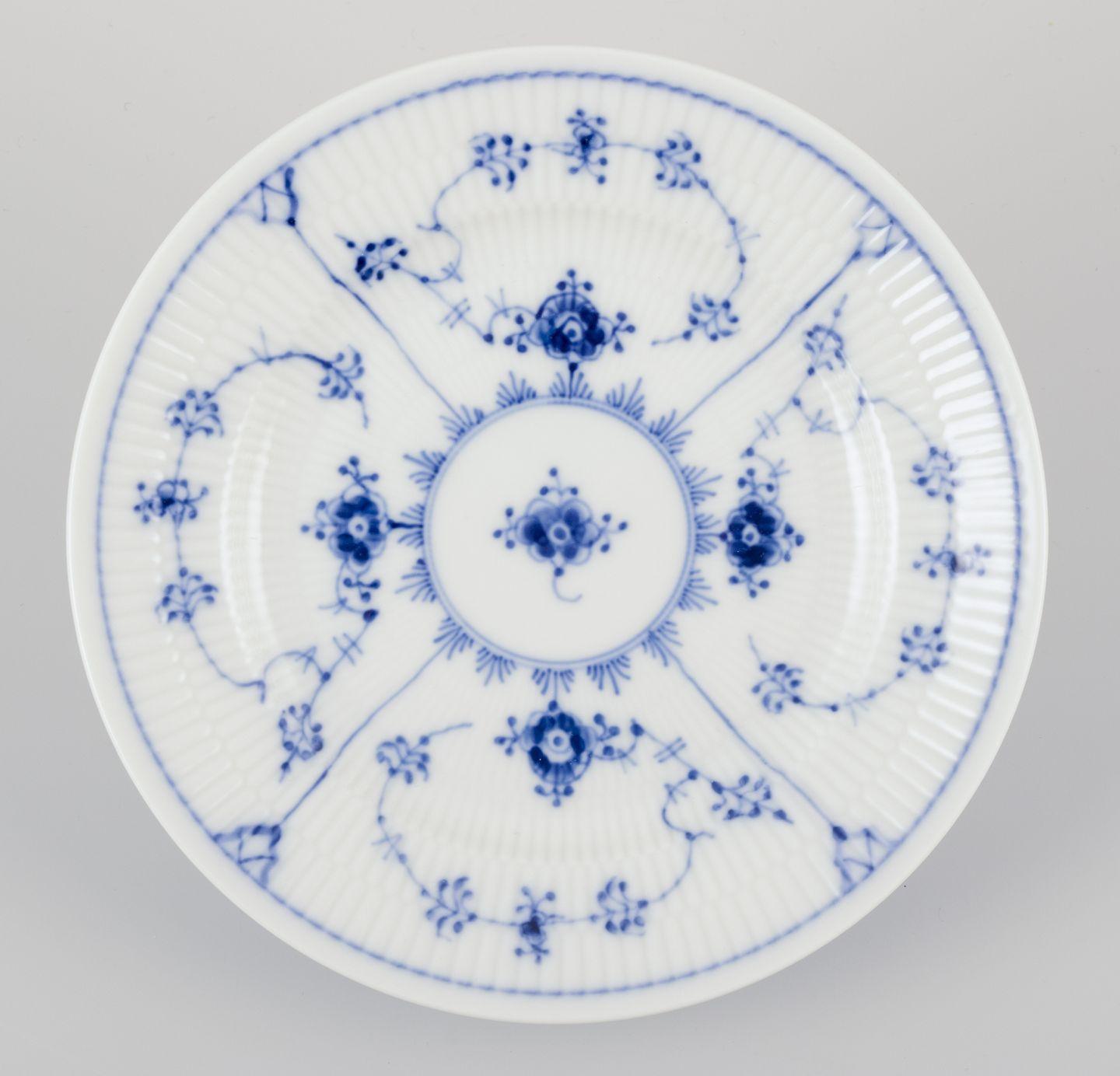 PRE-OWNED GOODS ARE EXEMPT FROM IMPORT TARIFFS FOR U.S., UK, AUSTRALIAN & CANADIAN CUSTOMERS.   
THEREFORE, NO IMPORT TARIFFS WILL BE APPLICABLE TO YOUR PURCHASE. 

Royal Copenhagen Blue Fluted Plain.
A set of four salad plates.
Hand-painted in