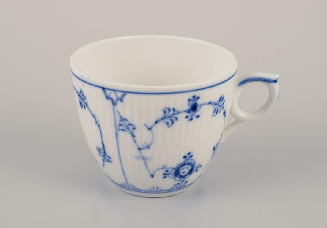 Royal Copenhagen Blau geriffelte Plain. Set aus sechs Kaffeebechern mit passenden Untertassen (Dänisch) im Angebot
