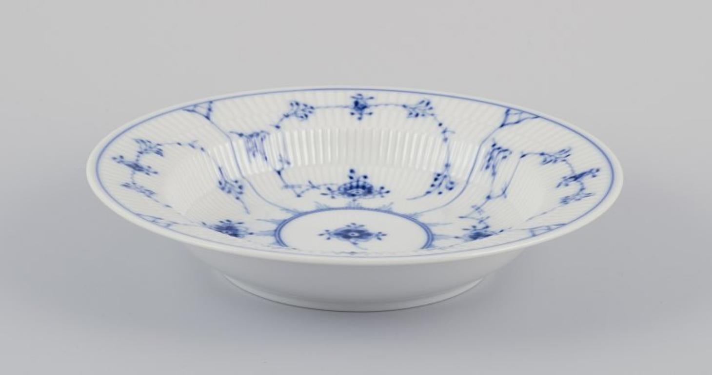 PRE-OWNED GOODS ARE EXEMPT FROM IMPORT TARIFFS FOR U.S., UK, AUSTRALIAN & CANADIAN CUSTOMERS.   
THEREFORE, NO IMPORT TARIFFS WILL BE APPLICABLE TO YOUR PURCHASE. 

Royal Copenhagen Blue Fluted Plain.
A set of six deep plates.
Hand-painted in