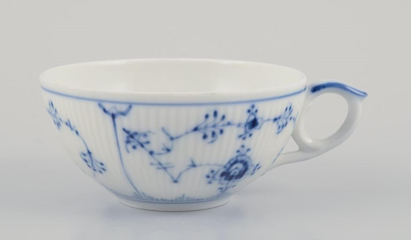 Royal Copenhagen Blau geriffelte Plain. Set aus drei Teebechern mit Untertassen. (Dänisch) im Angebot