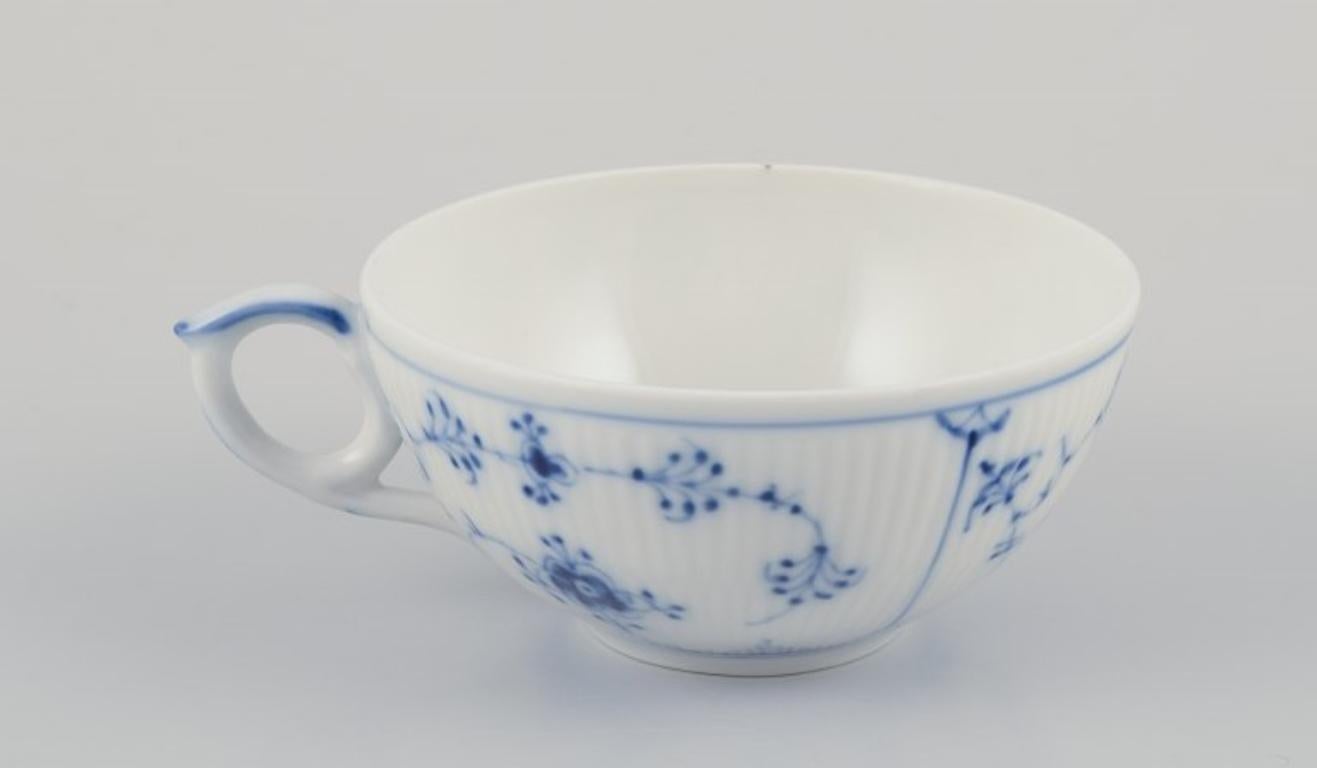 Royal Copenhagen Blau geriffelte Plain. Set aus drei Teebechern mit Untertassen. (Glasiert) im Angebot