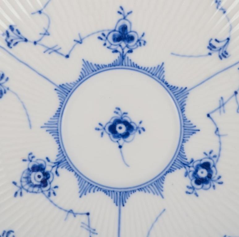 Royal Copenhagen Blau geriffelte Plain. Set aus drei Teebechern mit Untertassen. im Angebot 2