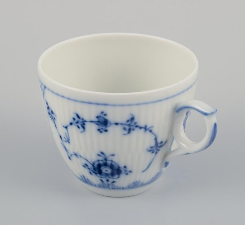 Fine XX secolo Royal Copenhagen Blue Fluted Plain. Sei tazze da caffè con piattini. in vendita
