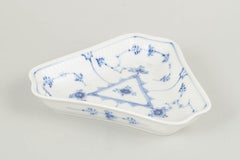 Royal Copenhagen Blue Fluted Plain. Small triangular plate in porcelain, 1965